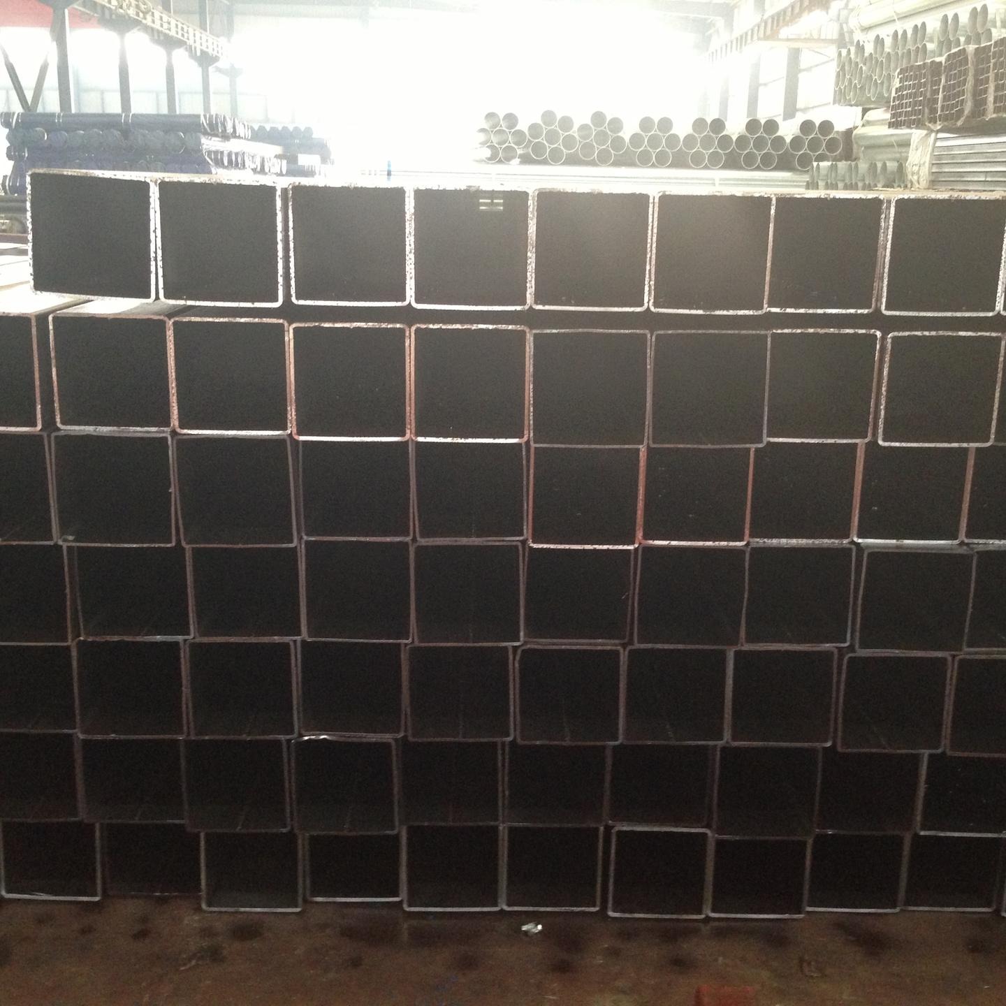 天津腾越钢铁有限公司主营销售黑方管，焊接方管，Q235材质现货库存规格齐全