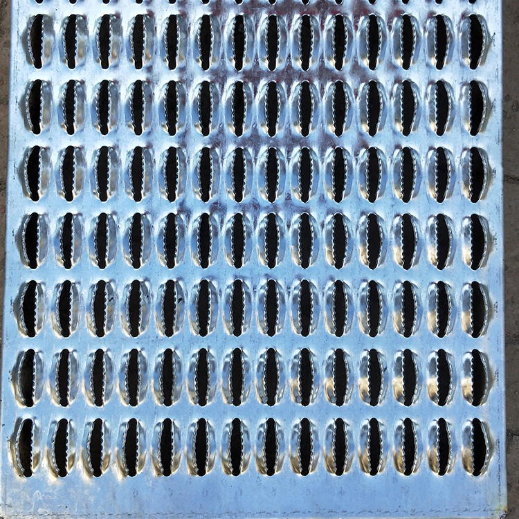 脱硫塔用金属鱼嘴防滑板 泸州供应起鼓鱼眼防滑脚踏板 菱形孔钢笆片厂家图片