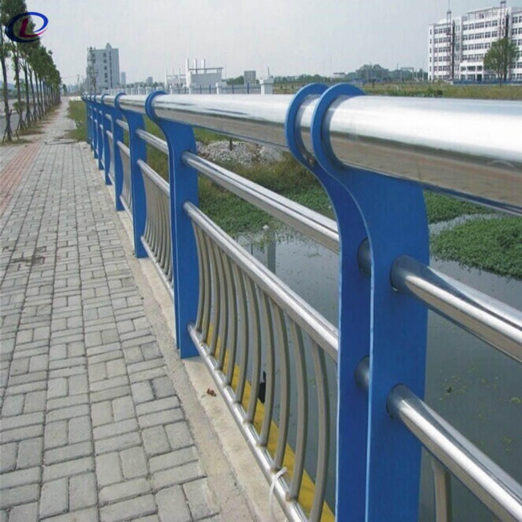 桥梁防撞栏 德兰201不锈钢复合管护栏 河道景观护栏图片