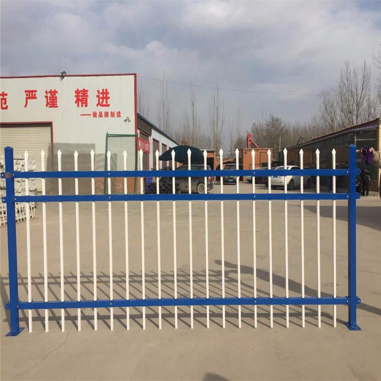 厂家直销 安平锌钢护栏 黑色锌钢护栏 锌钢彩色护栏生产 锌钢护栏塑胶配件 国标质量