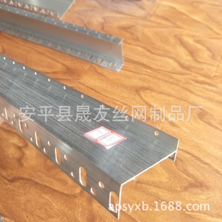 供应河南郑州外墙施工用保温板托架 U型铝合金卡条槽钢角钢托架示例图11