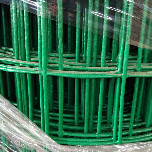 绿色浸塑铁丝网养殖荷兰网浸塑荷兰网牛栏网草原网厂家生产销售图片