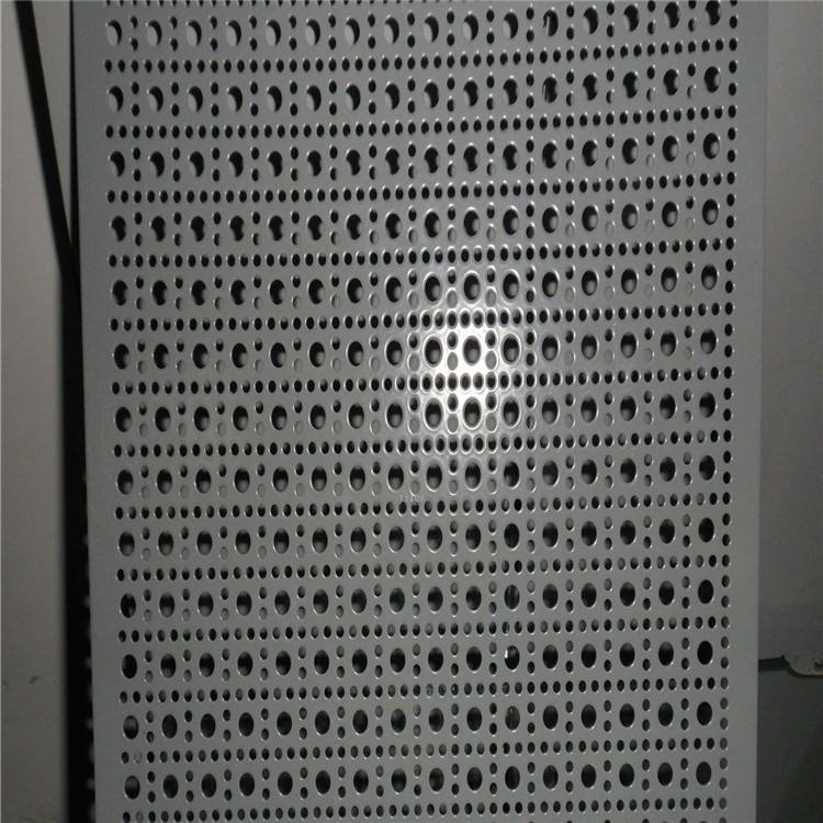 欧腾公司 楚雄 带有圆孔的铁板 电子实验板用打孔板 弧形冲孔板 重型矿筛用冲孔板 大小孔洞洞板