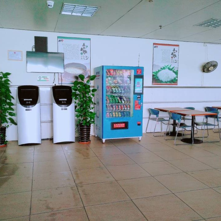 广州荔湾区体育馆零食24小时自动售货机价格  24小时无人售货机 质量保证图片