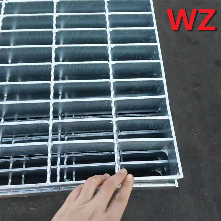 格栅板网 镀锌钢板网 脚踏格栅板 找网众钢格板厂定制图片