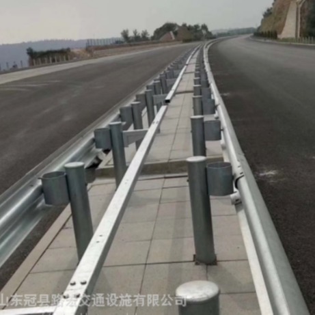 路宏 钦州 三波喷塑护栏 高速公路防护栏 加工定制护栏板