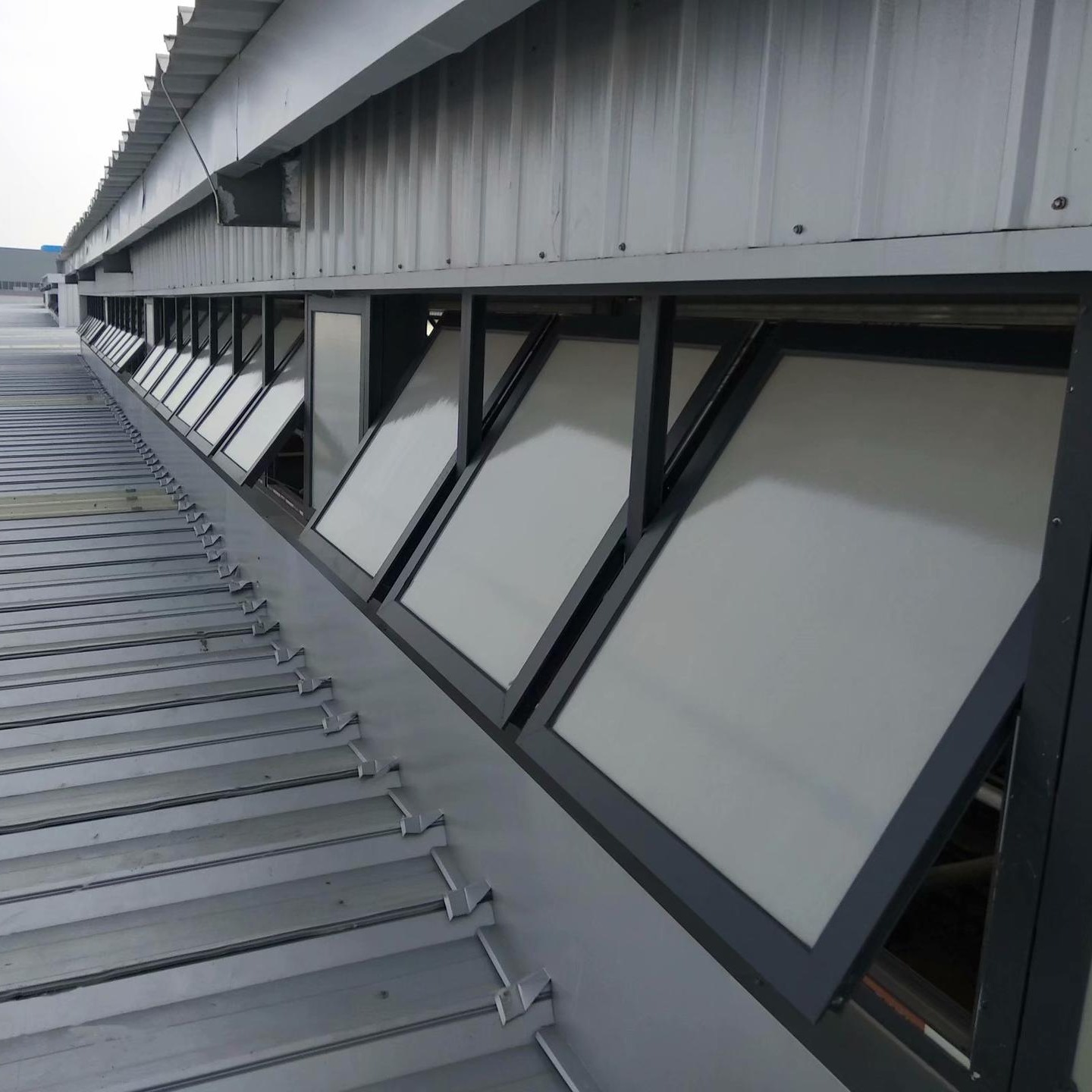 铝合金屋顶适用铝合金中悬窗 纱窗 电动中悬窗窗户 |配件可单独购买