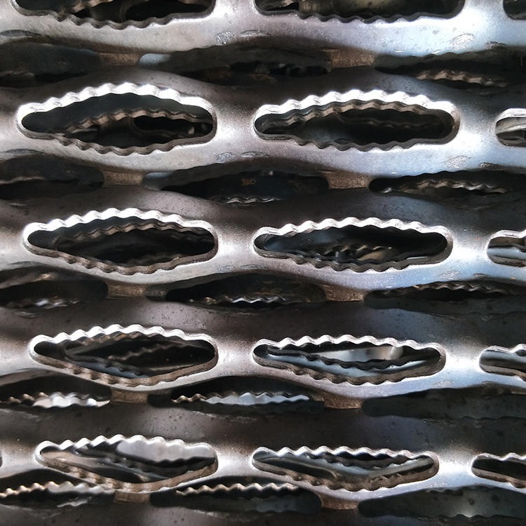 唐山5005铝合金凸起防滑板  鲨鱼嘴防滑板厂商 锯齿形踏步板尺寸 耐腐蚀304不锈钢防滑板 可折弯 焊接
