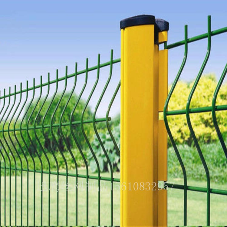 车站防护围栏网     绿色铁丝焊接网     通化铁丝围栏网价格