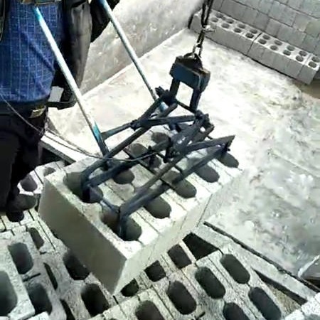 水泥砖夹砖机设备厂家