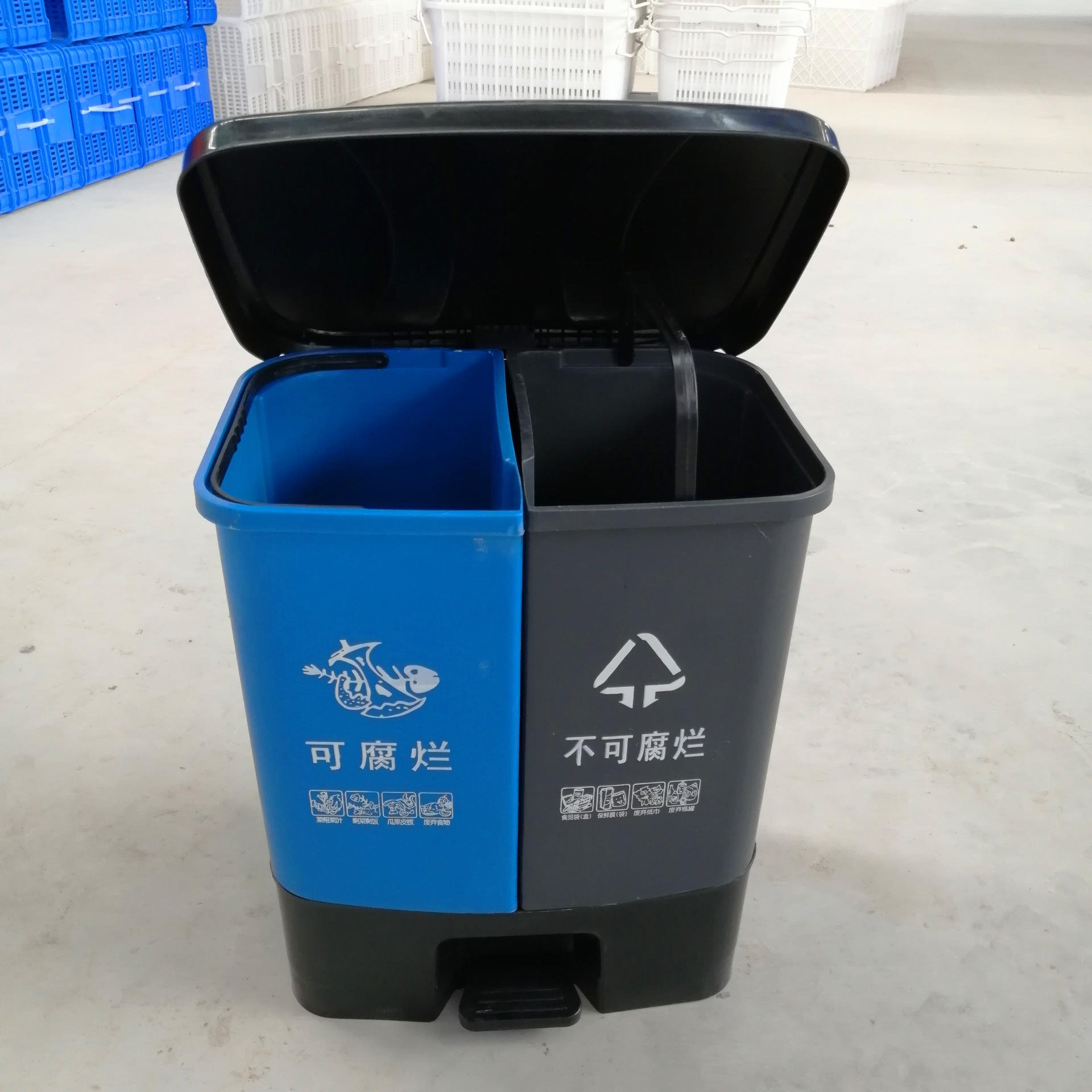 湖北武汉厂家生产批发40升脚踏式双桶内胆塑料分类垃圾桶