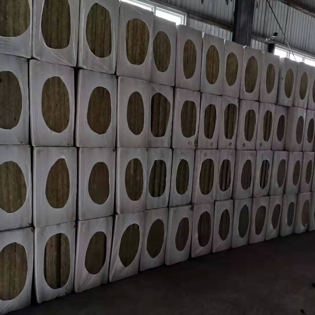 福洛斯 外墙用岩棉防火隔离带   100厚铝箔防火岩棉复合板 高密度隔热防火岩棉板价格图片