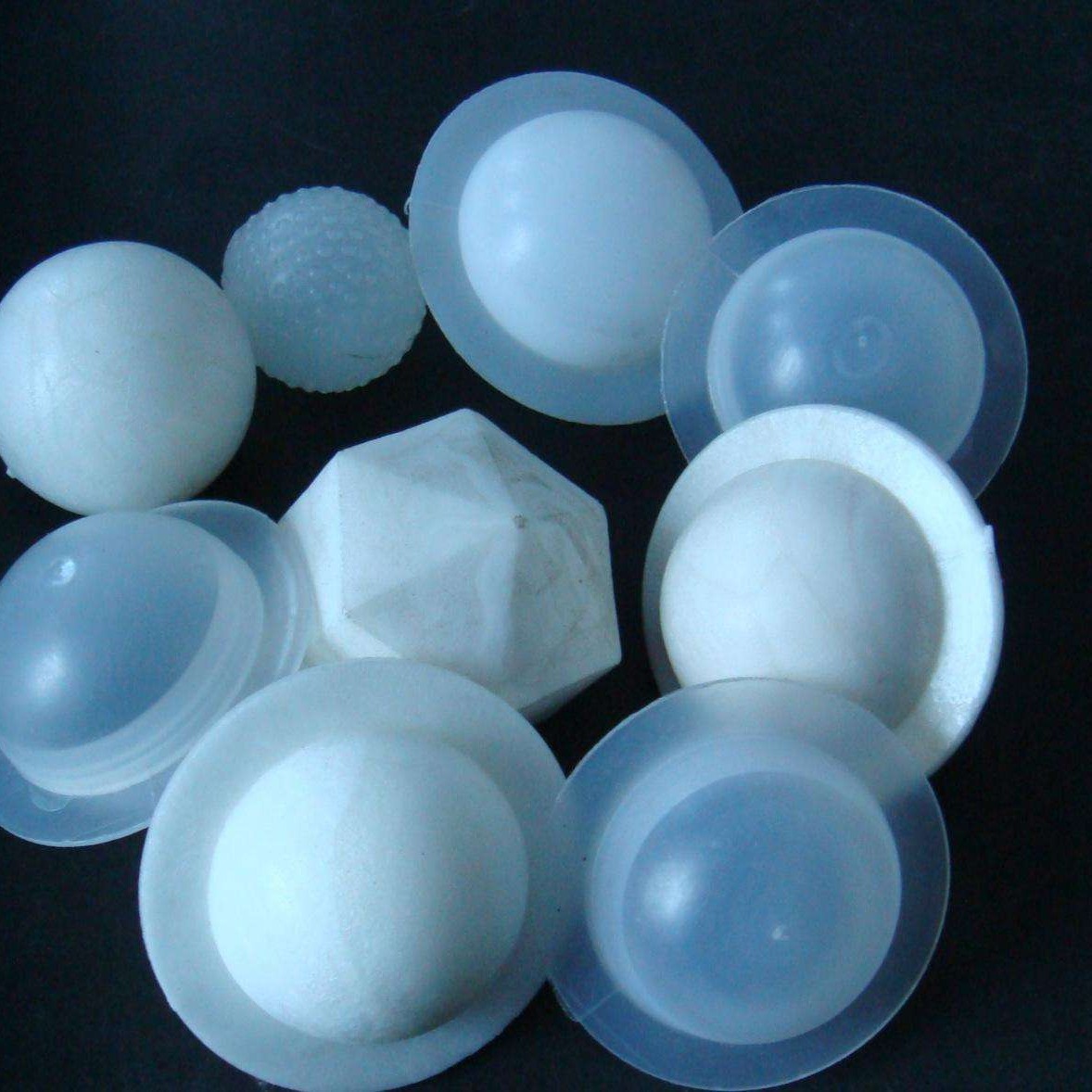 牡丹江液面覆盖球填料 塑料液面覆盖球 水处理凝储水箱用液面覆盖球报价 低价销售厂家