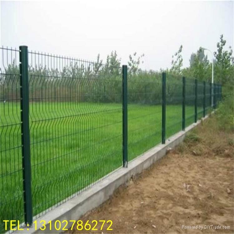 厂区铁丝护栏网、围地铁丝护栏网、园林铁丝护栏网