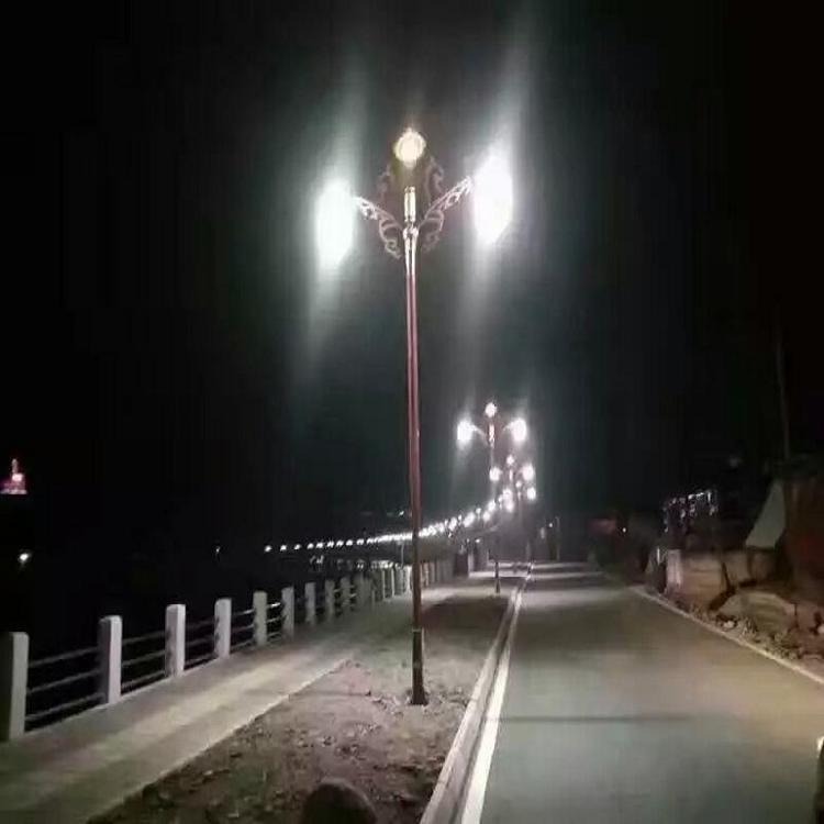 哈密地区巴里坤路灯厂家LED道路路灯价格8米9米10米YR0119永瑞生产