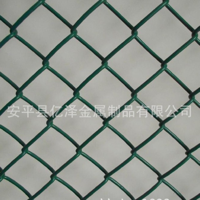 供应PVC勾花网护栏网 球场勾花体育场围网 编织墨绿色防护网图片