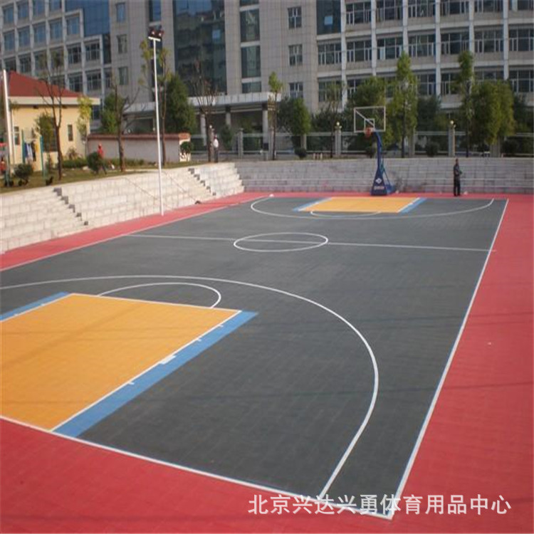 羽毛球篮球场地标准尺寸 标准篮球场地翻新设计施工户外围挡示例图1
