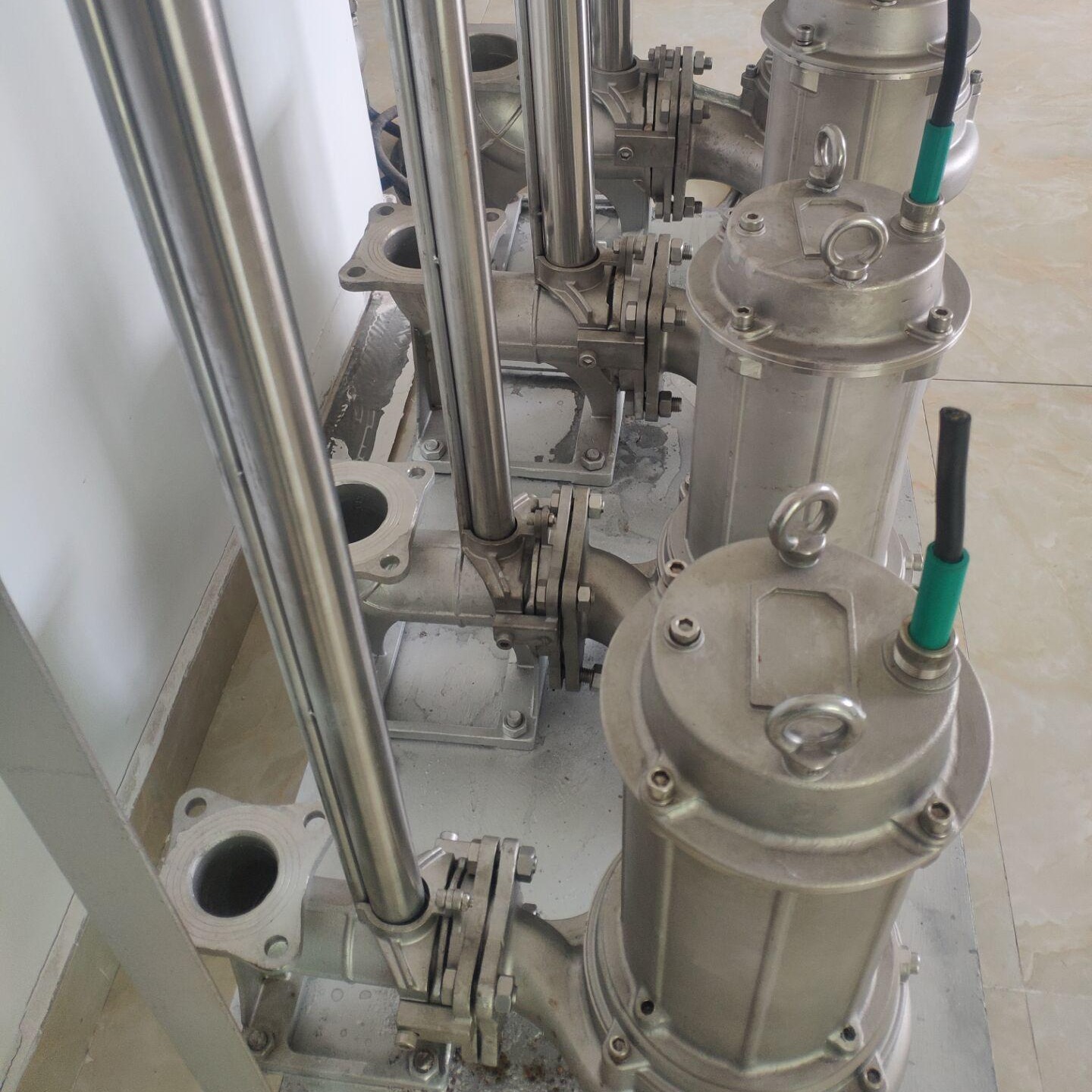 WQP50-10-10-0.75不锈钢污水提升泵，耐腐蚀潜水污泥泵图片