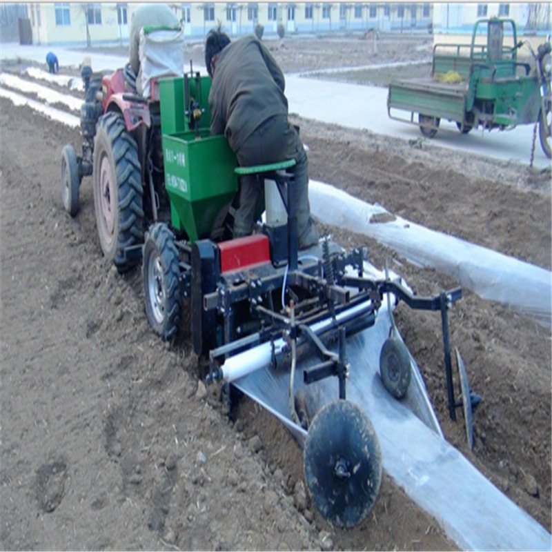 航远厂家马铃薯播种机，小型拖拉机带的土豆生姜2行起垄施肥种植一体机