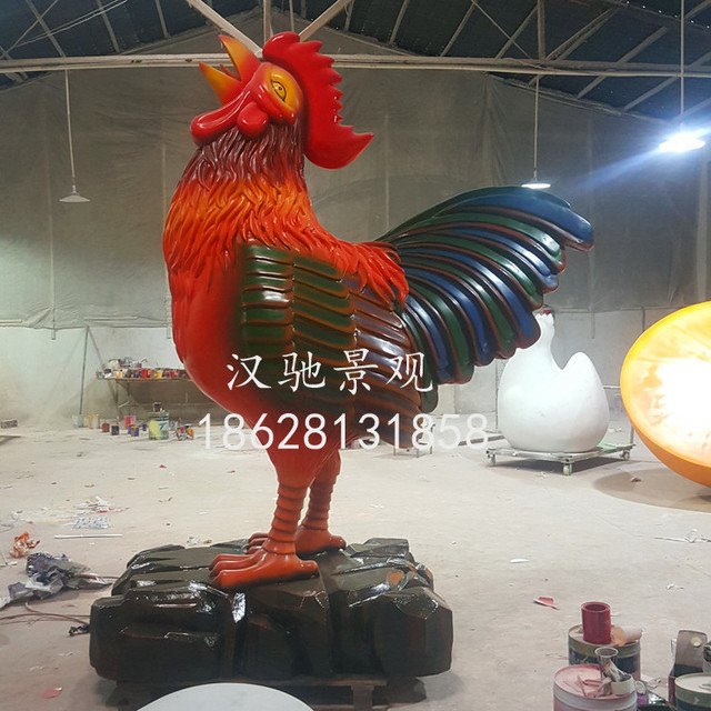 厂家定制各类农家乐飞禽走兽玻璃钢雕塑 仿真玻璃钢公鸡雕塑图片