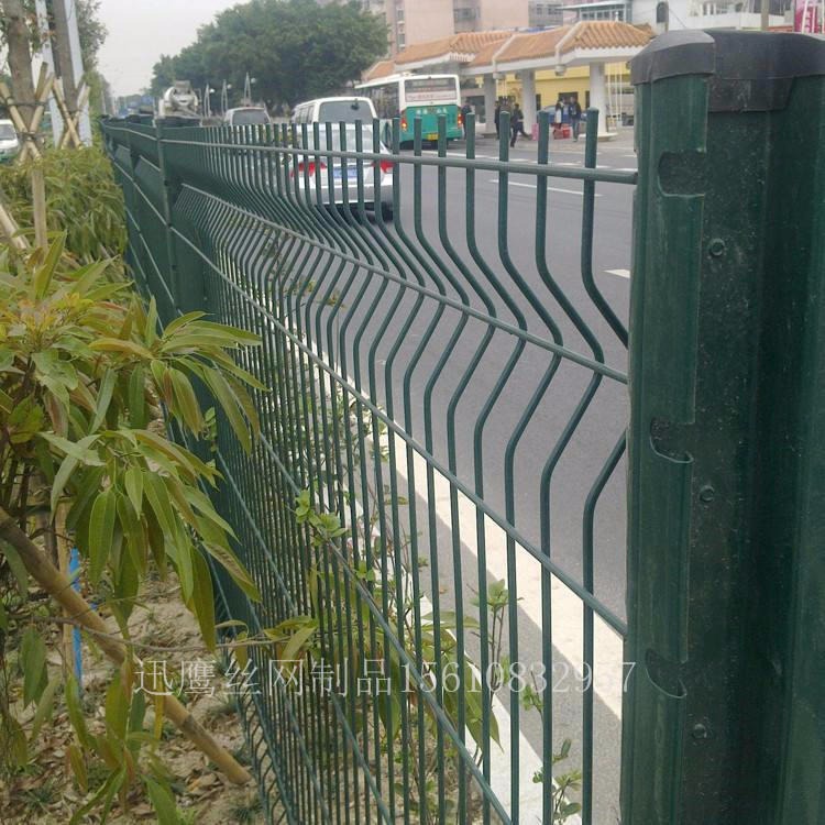 迅鹰供应道路防护网   结构简单易安装围栏网   耐酸耐碱护栏网