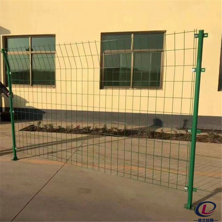 养殖围栏网 德兰低碳钢丝圈地护栏网 网格结构简练便于运输