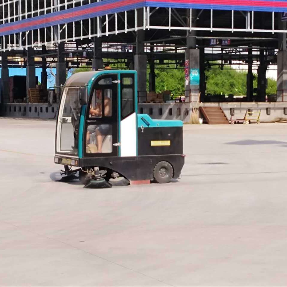 苏州户外道路清扫车租售 凯叻KL2100 驾驶式扫地机 公路驿站高速路服务区保洁清扫车