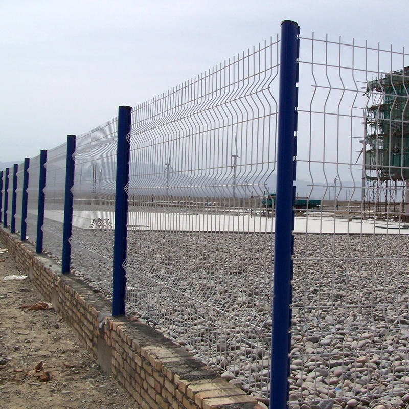 公园绿化带桃型柱隔离网-小区围墙隔离网-德瑞克斯铁丝隔离护栏网
