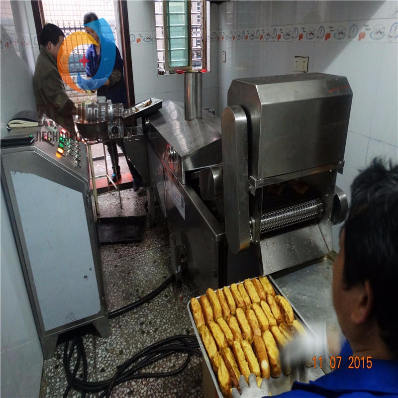 三明治面包油炸机设备 自动化面包油炸机 可持续生产的三明治面包油炸机器图片