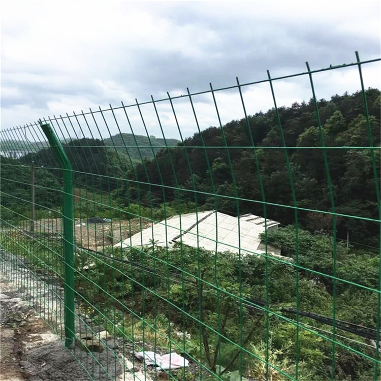 工厂护栏网 高速公路外金属栏杆 生产护栏网 专业生产 佳星 专业生产