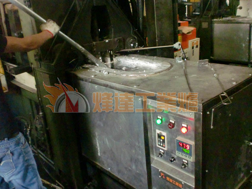 东莞熔锌炉 锌合金熔炉 电磁节能熔锌炉 热室压铸机熔炉