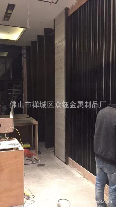 贵州拉丝青古铜不锈钢焊接屏风定做异形花格焊接屏风厂家上门安装示例图7