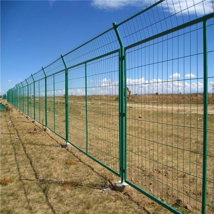 专业生产 浸塑围栏网 多规格围栏网 农业生态园外围护栏 佳星