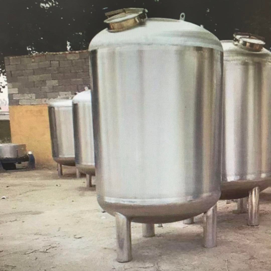 鸿飞厂家出售大型不锈钢储罐  二手储罐厂家低价出售二手储罐
