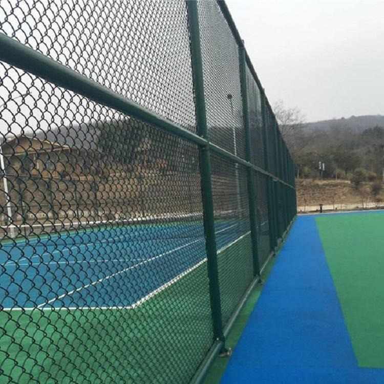 德兰供应球场围栏网 浸塑网球场围栏网 定制勾花篮球场护栏网