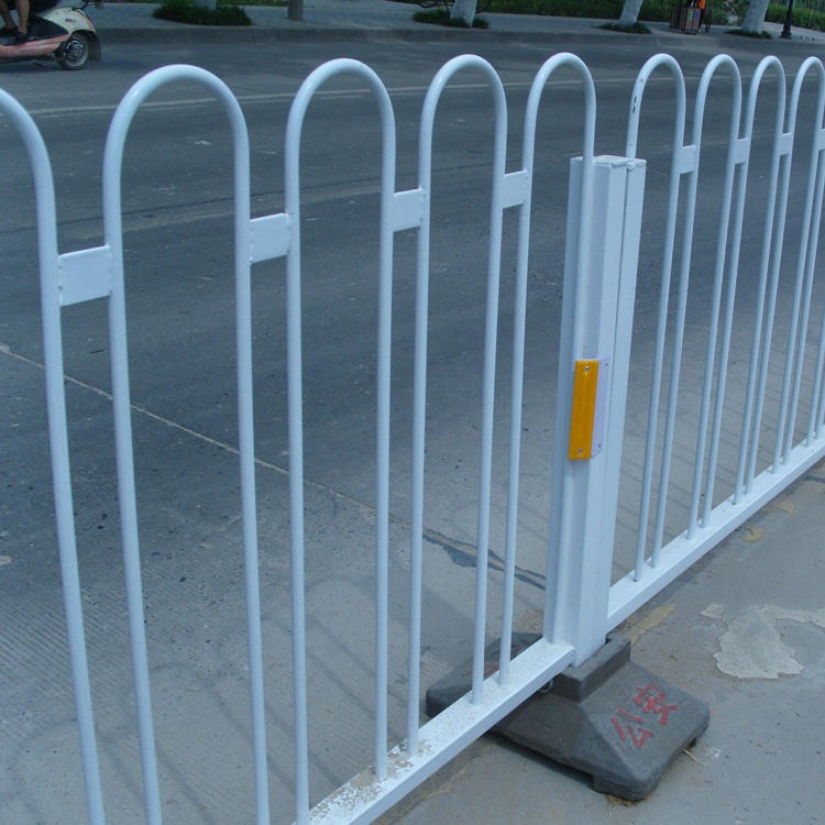 市政护栏  城市交通护栏 满星批发定制 道路隔离栏 201不锈钢复合管护栏 使用年限久