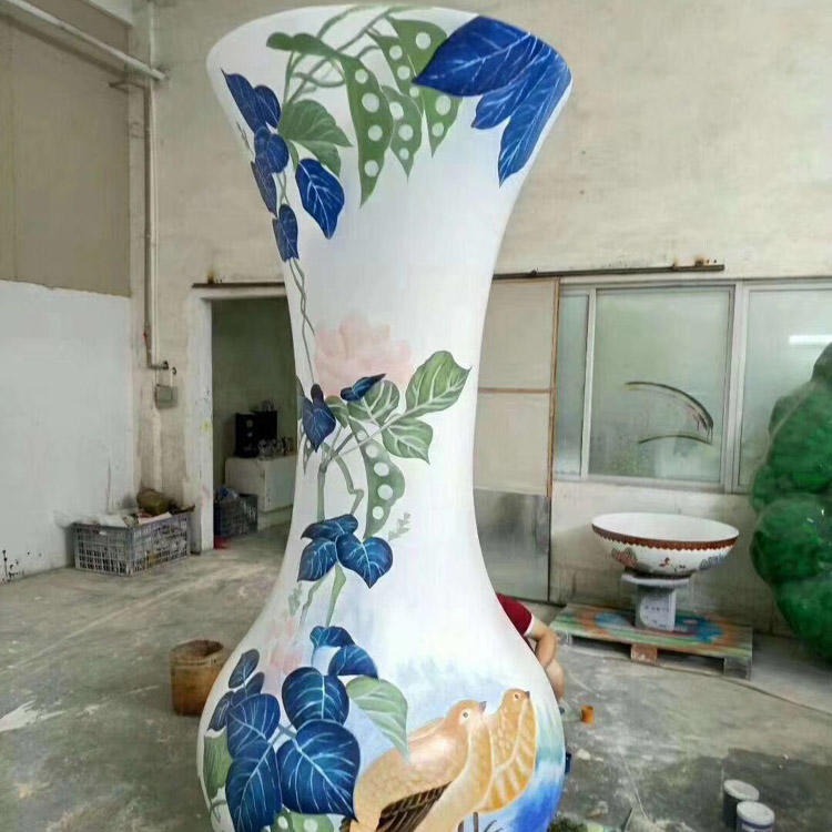 佰盛 大型青花瓶雕塑 青花瓷瓶摆件 花瓶雕塑模型 包柱花瓶装饰厂家定做图片