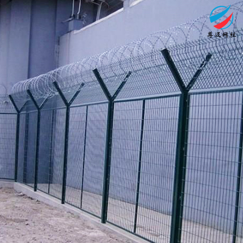 吉林监狱隔离栅 尊迈飞机场刀刺网 监狱防攀爬护栏网 三角折弯护栏厂家