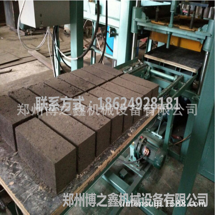 博之鑫推出一台水泥垫块机可生产几种规格模具垫块 欢迎咨询示例图7