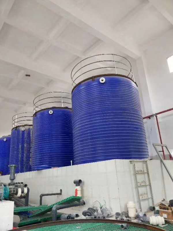 黔西南15吨塑料水箱 农用灌溉塑料水塔 15立方减水剂复配PE塑料储罐厂家