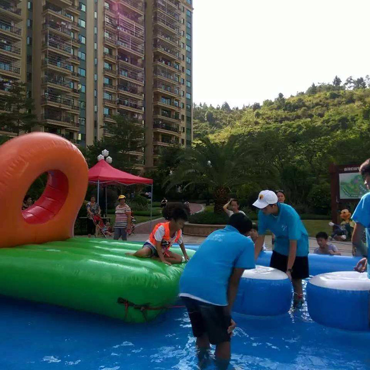 重庆水上乐园设备 30米水上冲关 众暖熊障碍冲关乐园