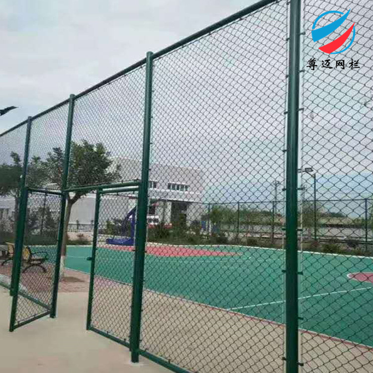 哈尔滨体育场围栏 尊迈篮球场护栏网 篮球场围栏 护栏厂家