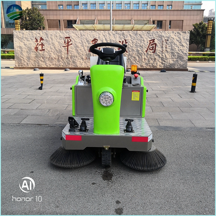 黑龙江道路清洁小型扫地车 纯 四轮小型扫路车
