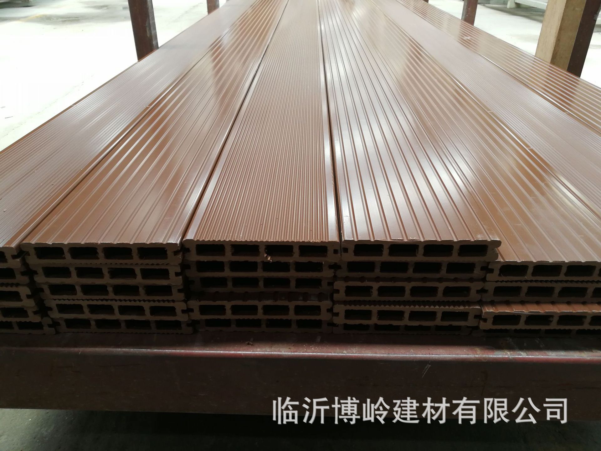 厂家直销塑木地板 户外140*25六孔圆孔地板 防水防滑 WPC木塑板材示例图4