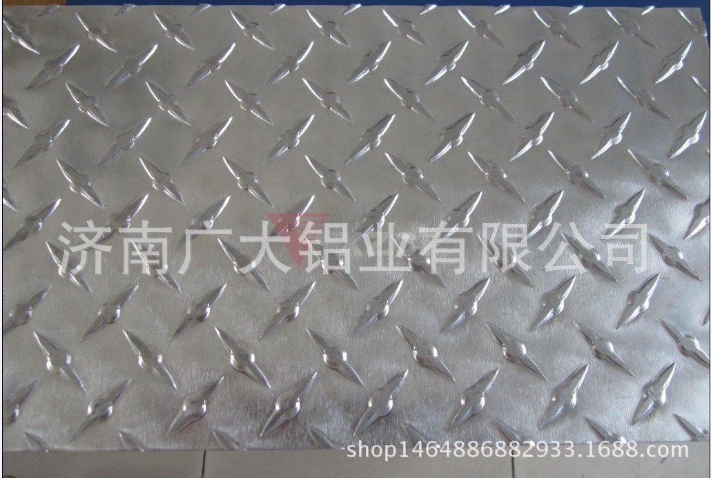 1060 5052  3003 常规五条筋小花纹铝板现货销售