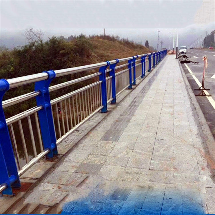 上海市不锈钢护栏 不锈钢丝绳河道景观护栏 源头厂家 规格齐全贵和