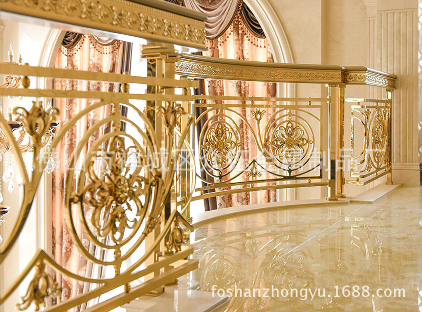 众钰 酒店别墅铝艺护栏 铝板雕刻护栏镀金色更精致楼梯上的风景线示例图4