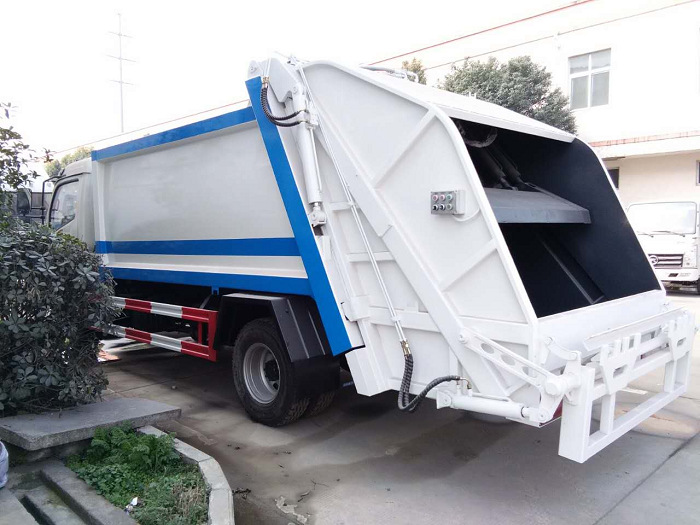 东风大多利卡8方压缩式垃圾车 垃圾车生产厂家 品种齐全 品质保障示例图4