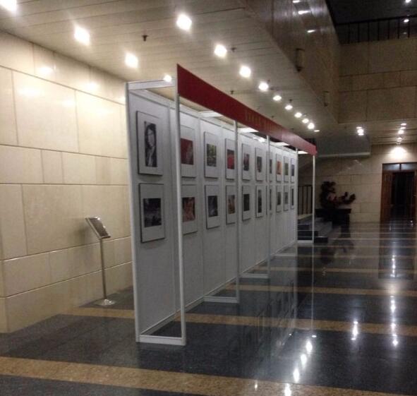 北京八棱柱展板书画展示架隔断屏风学校摄影书法作品广告活动移动展架