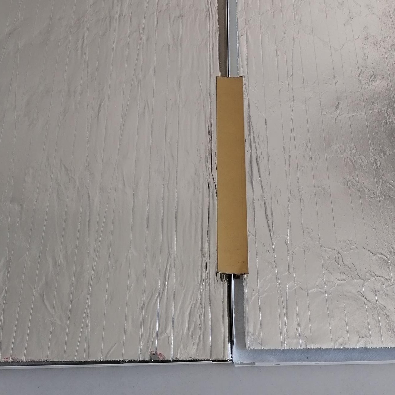 玻纤吸音天花板 纳米抗油污铝扣板 饭店厨房吊顶铝天花安装简单易清洗
